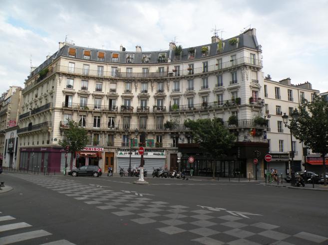  Immeuble en quart de cercle, bd de Rochechouart